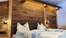 02-appartment-drei-zinnen-schlafzimmer-rustikal-01.jpg