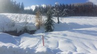 Schneehoehe-3-Zinnen-Spuren-im-Schnee.jpg
